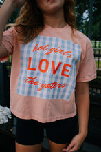 Load image into Gallery viewer, Hot girls love the gators tee