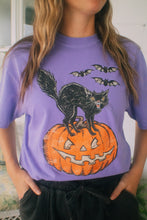 Load image into Gallery viewer, Spooky kitty T-shirt