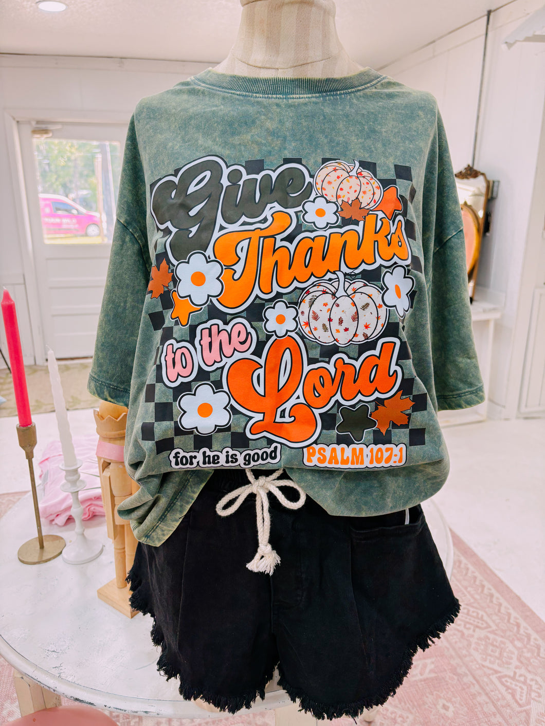 Give thanks to the lord- green vintage washed tee