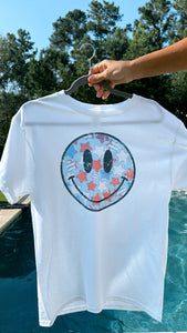 Red white & blue smiley tee